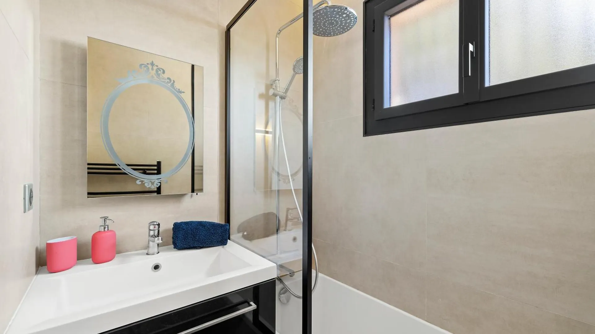 Nice Renting - Bellet - Live A Dream Villa Pool 3 Bedroom Garden Parking 0*,  Frankrijk